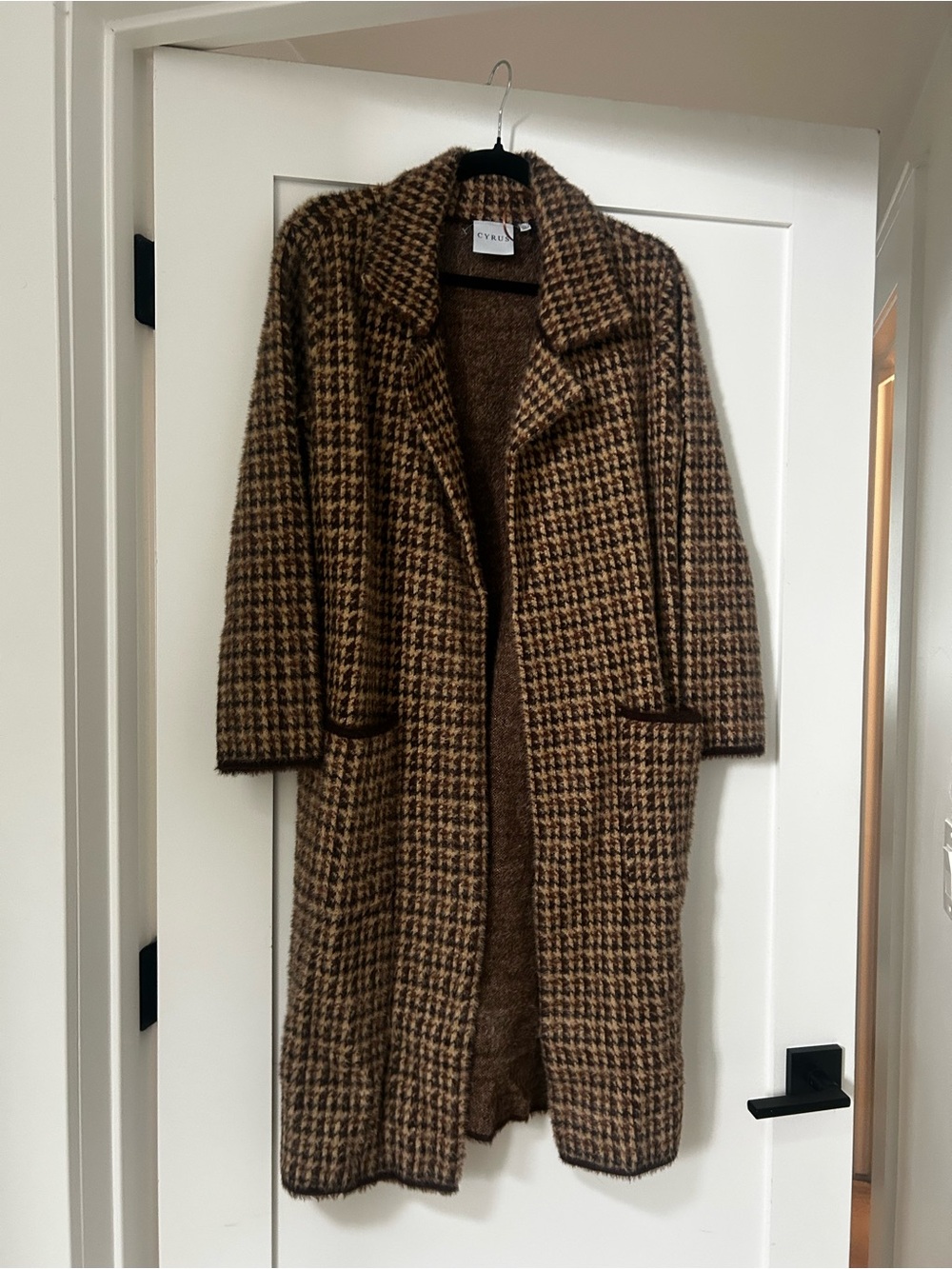 Cyrus Brown Houndstooth Long Trench Coat | XS